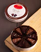 Lata artesanal de bombones de chocolate con relleno de queso - Miniatura 2