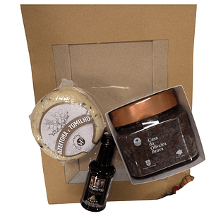 Panier gourmand avec pâté d'olives et mini-bouteilles de porto Velhotes