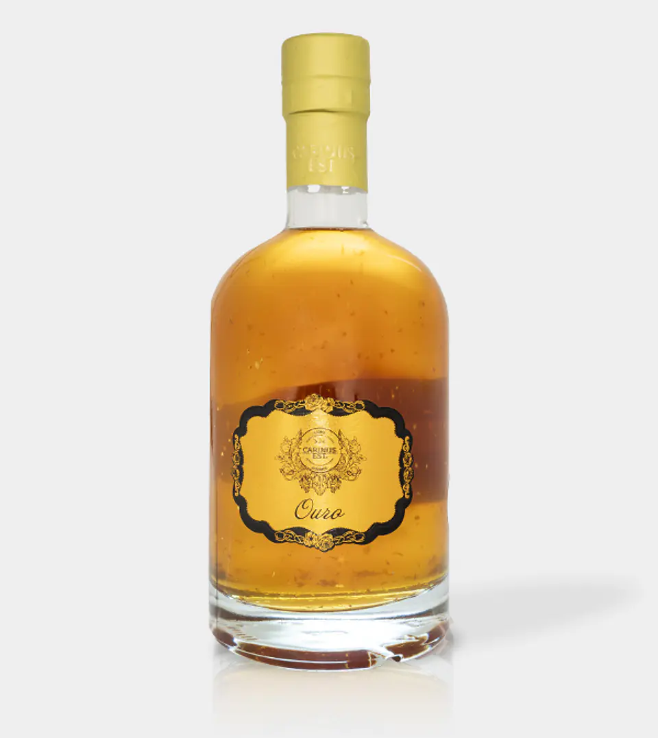 Licor con copas de oro y chocolate 3