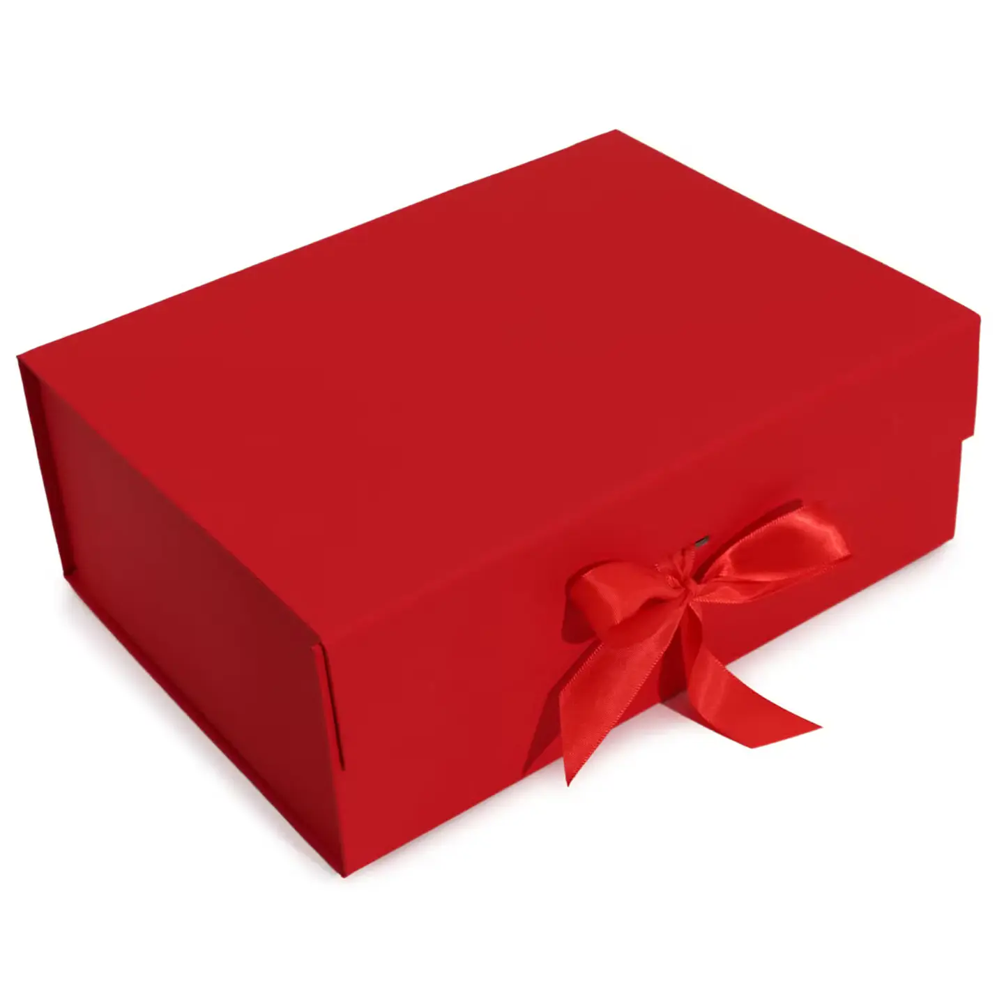 Special basket with wine, cheese and chocolate. 3