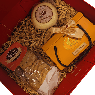 Cabaz Gourmet com Queijo, Licor e Bolachas Artesanais