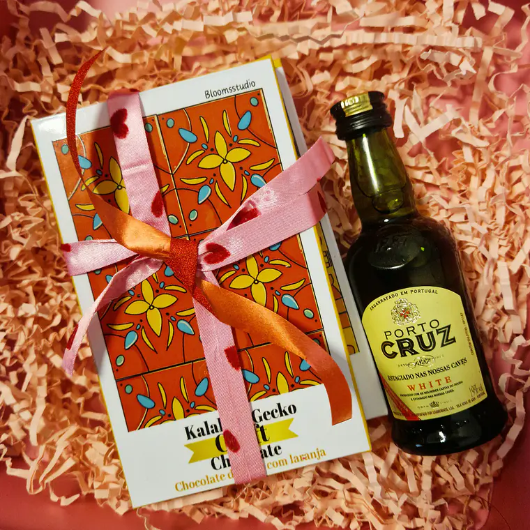 Caixa gourmet com barras de chocolate e bebida 1