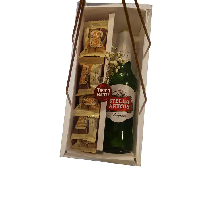 Caixa com alças gourmet com bebida e chocolate 4