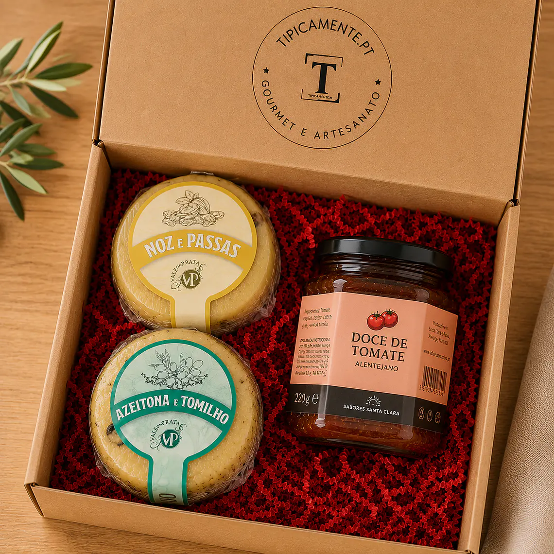 Basket of jam and 2 cheeses 4