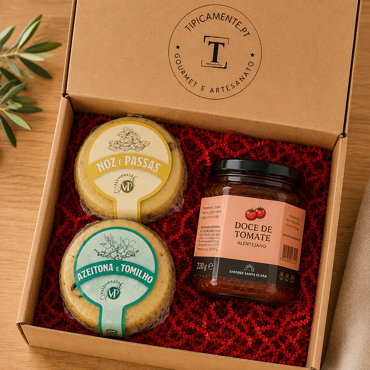 Basket of jam and 2 cheeses 4