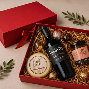 Cabaz especial com queijo, vinho e compota