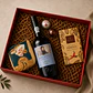 Panier spécial avec vin, fromage et chocolat. - vignette 2