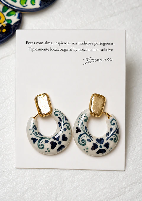 Brincos Pintados à Mão – Inspiração Portuguesa