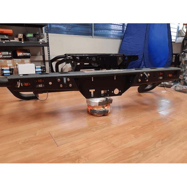 Bumper Trasero Toyota Hilux Revo 2015-2019