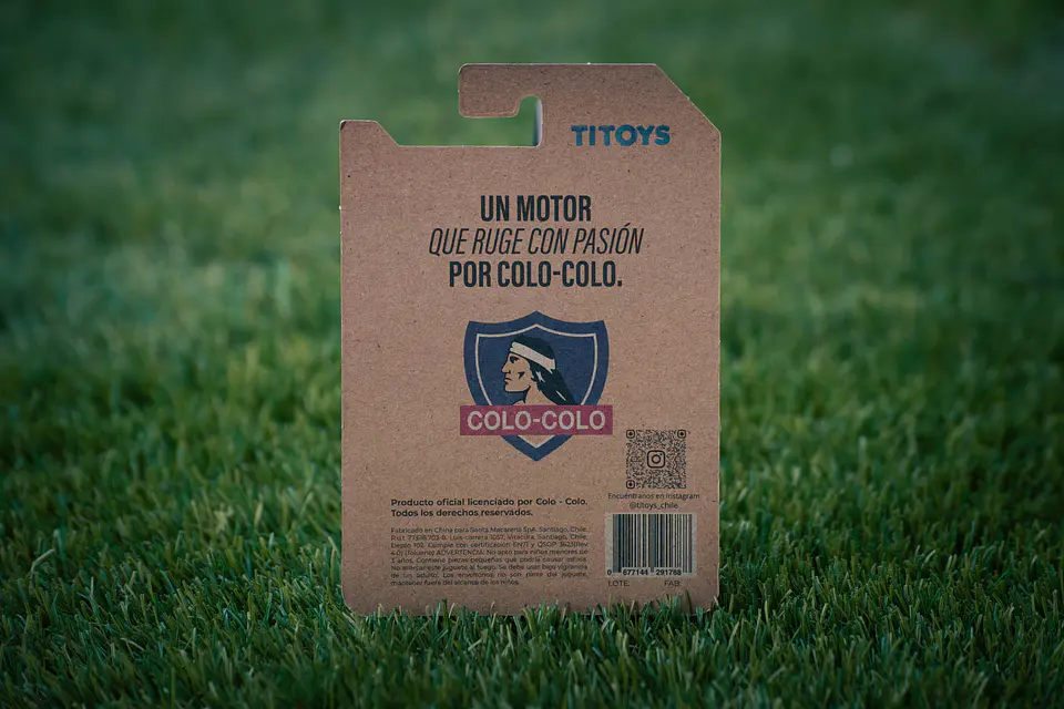 CAJA COMPLETA - Auto de Juguete Colo-Colo Escala 1:64 – Licencia Oficial | Coleccionable para Hinchas y Niños 2