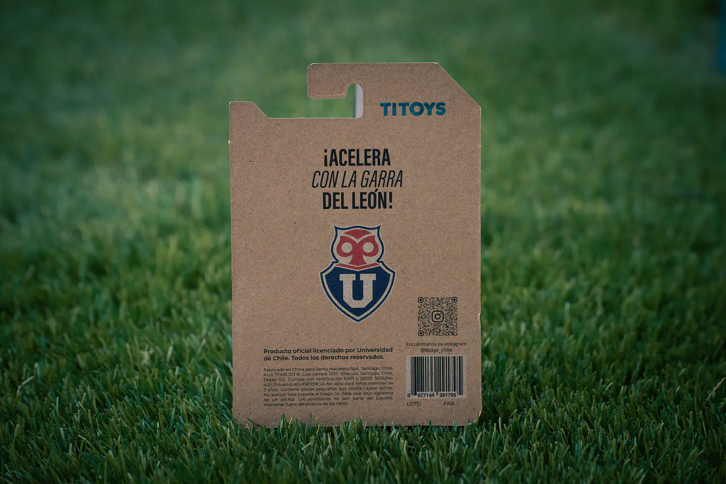 CAJA COMPLETA - Auto de Juguete Universidad de Chile Escala 1:64 – Licencia Oficial | Coleccionable para Hinchas y Niños 2