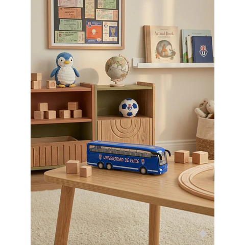 Bus Universidad de Chile Titoys - Colección Oficial Cacique Albo - Juguete Coleccionable Niños