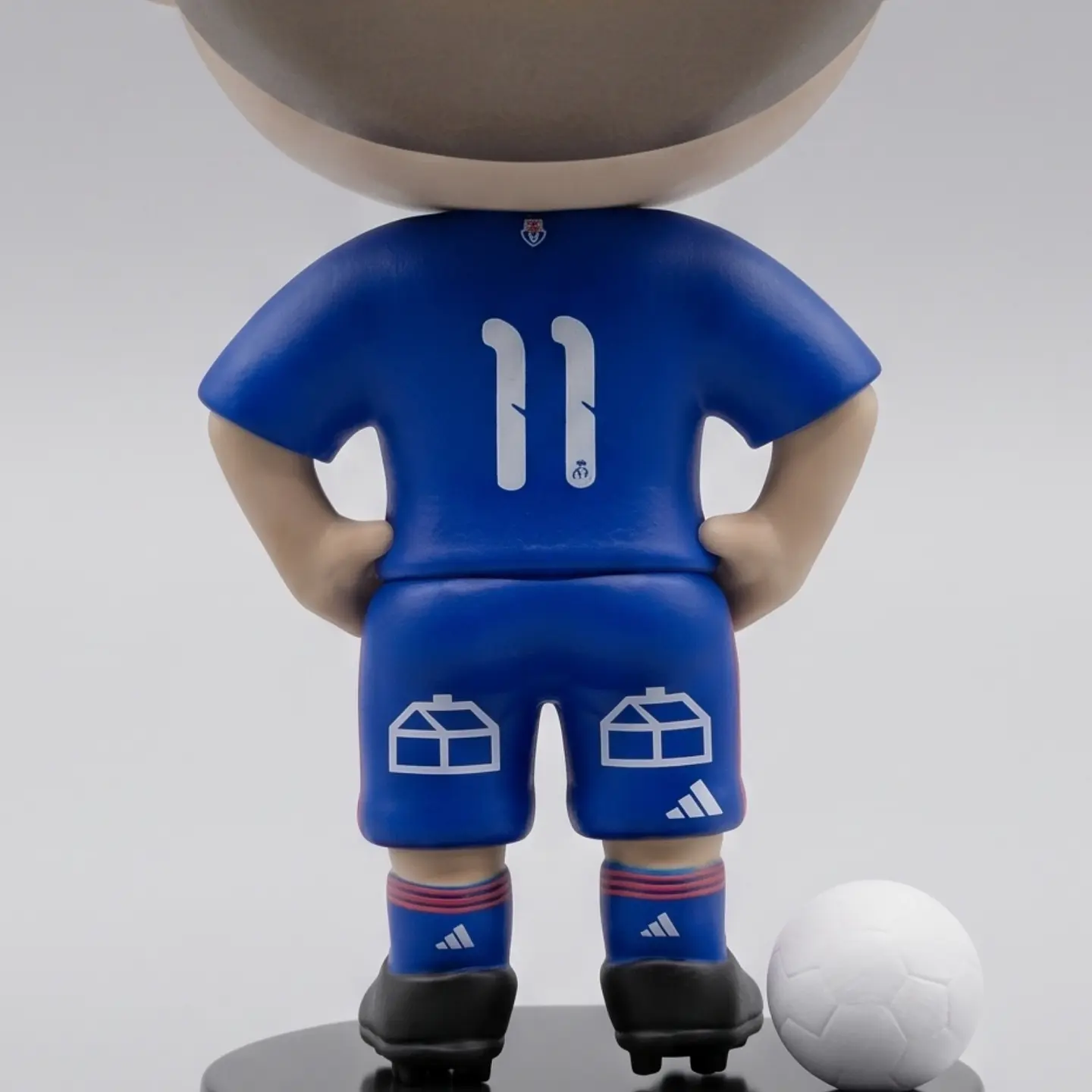 Figura Universidad de Chile Camiseta Titular #11 Eduardo Vargas – Edición 2026 4