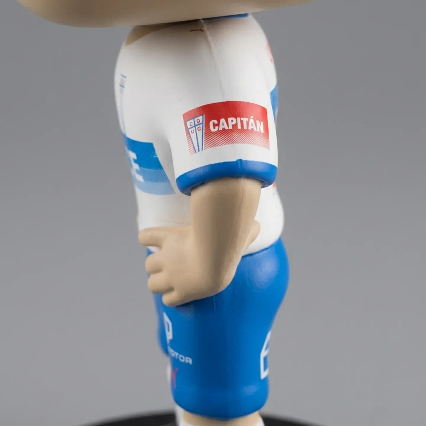 Figura Universidad Católica Camiseta Titular #9 Fernando Zampedri – Edición 2026 4