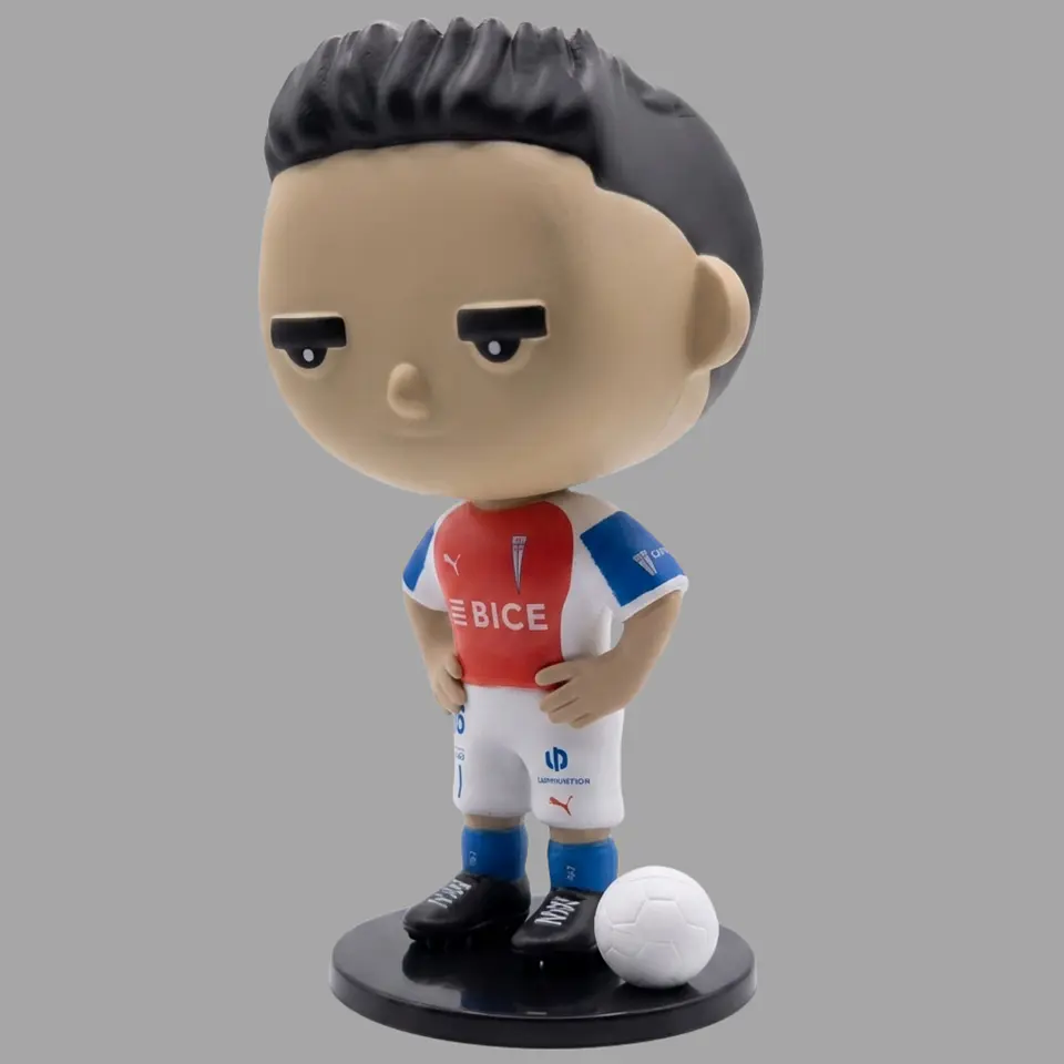 Figura Universidad Católica Camiseta Reserva #9 Fernando Zampedri – Edición 2026 3