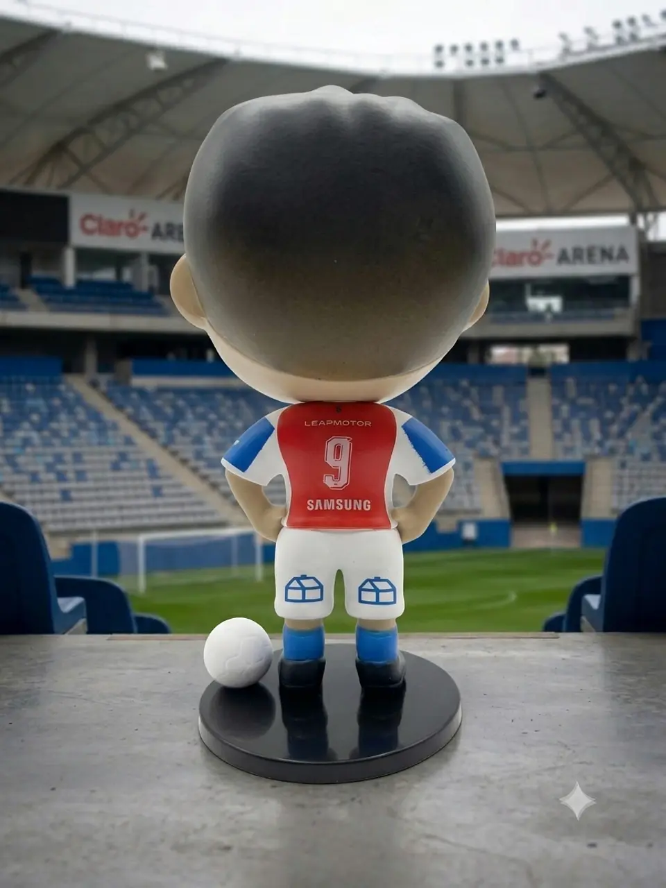 Caja Completa Figura Universidad Católica Camiseta Reserva #9 Fernando Zampedri – Edición 2026 9