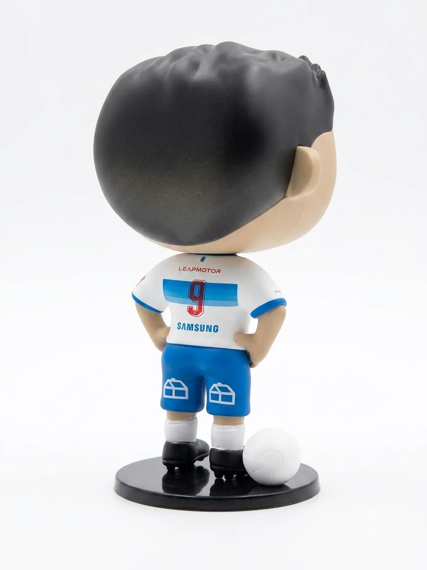 Caja Completa Figura Universidad Católica Camiseta Titular #9 Fernando Zampedri – Edición 2026 6