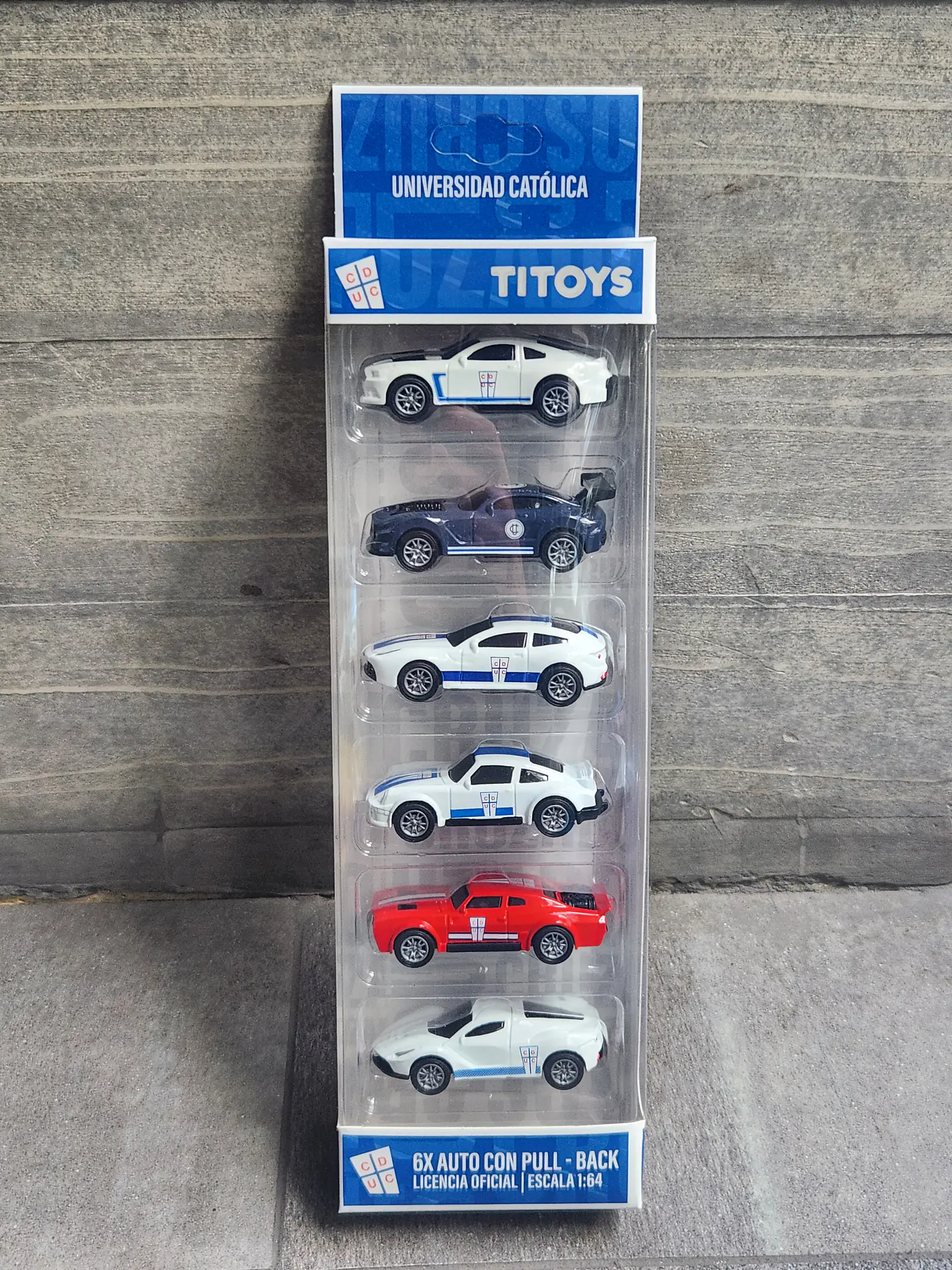 Set 6 Autos de Colección Universidad Católica Escala 1:64 2
