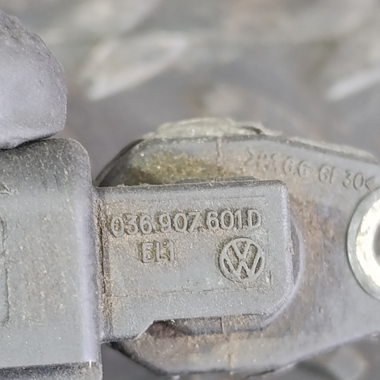 Rampe/rampe d'injection pour Volkswagen Golf IV 036 133 319 5