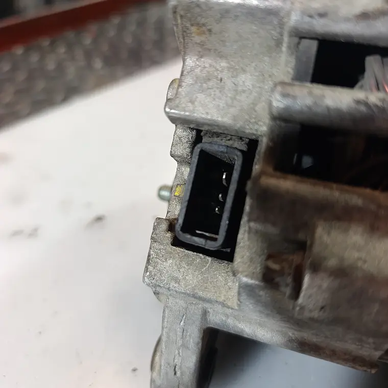 Daewoo Lanos Alternator 96303556 2