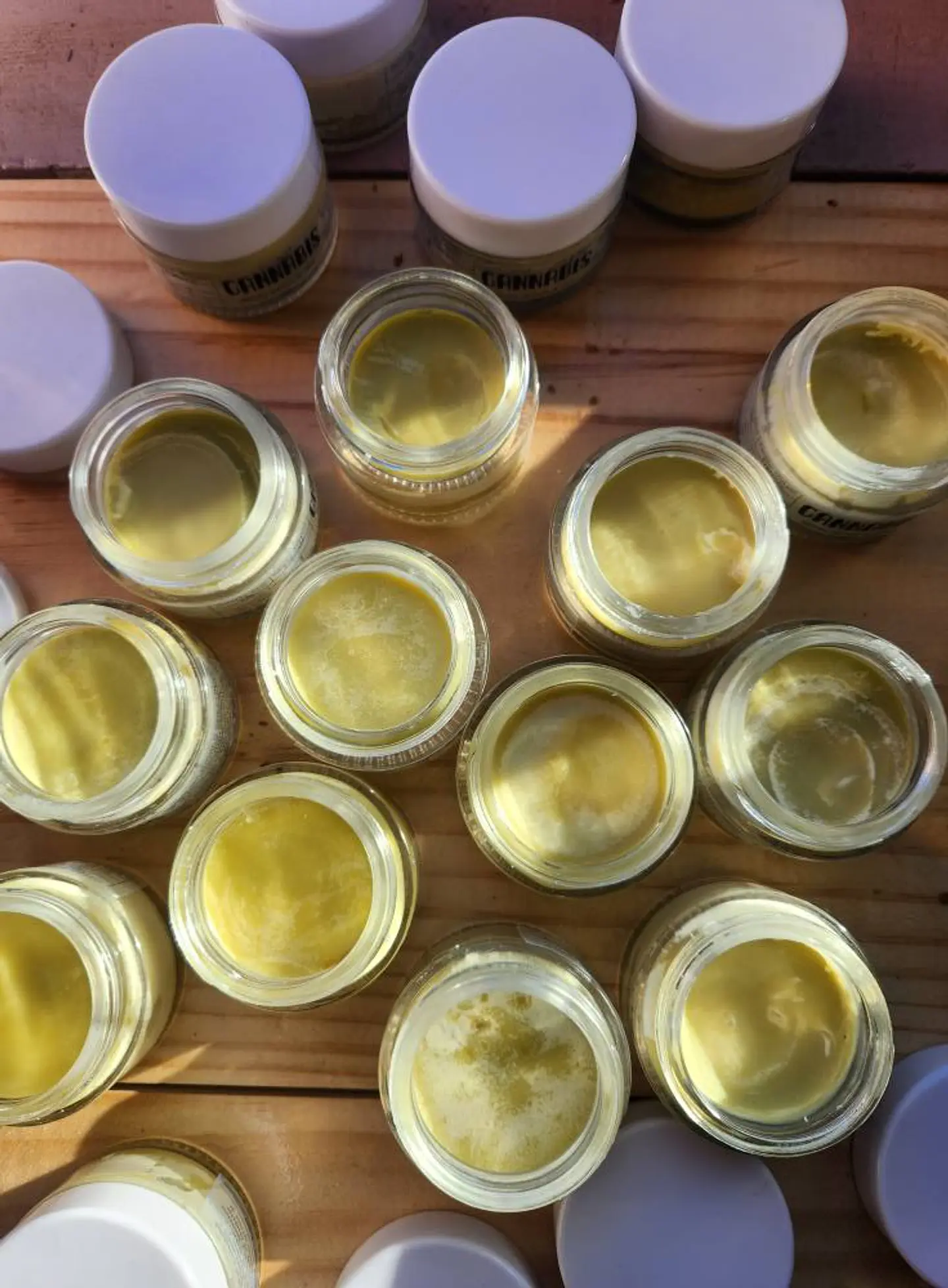 12 Ungüentos cannabis CBD  1