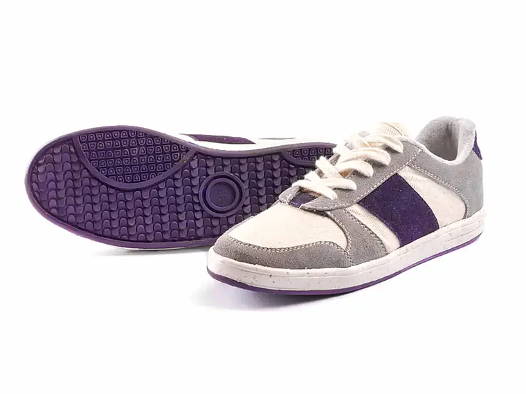 Tenis bicolor mujer elaborado en cuero carnaza color gris y  morado 1