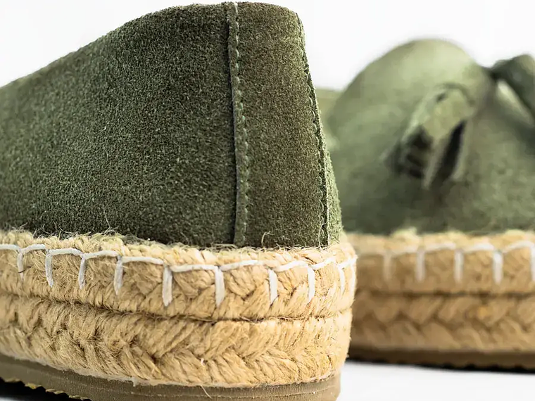 Alpargatas mujer en cuero carnaza verde oliva 4