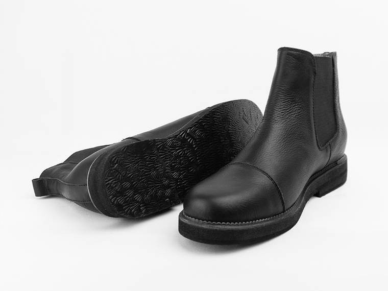 Botas de mujer chelsea en cuero liso color negro 3