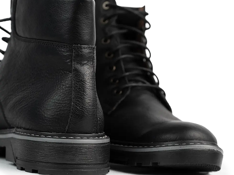 Botas Struan en cuero grabado 4