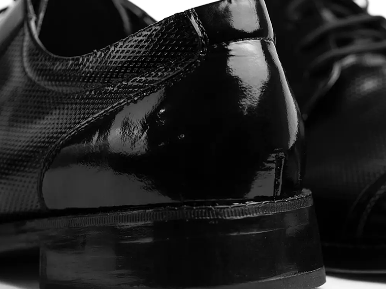 Zapatos Aurum Brogues en cuero charol 4