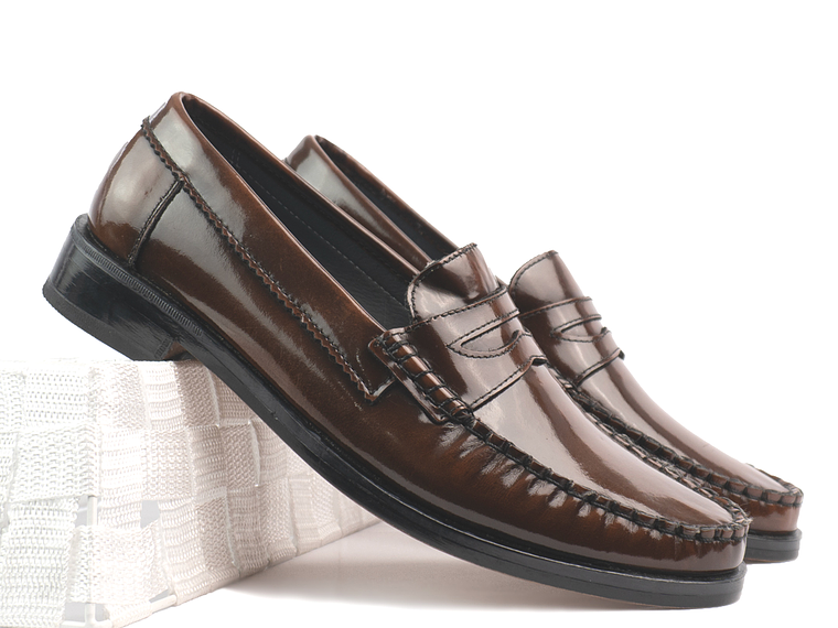 Mocasines Caledonian en charol - Color café 2