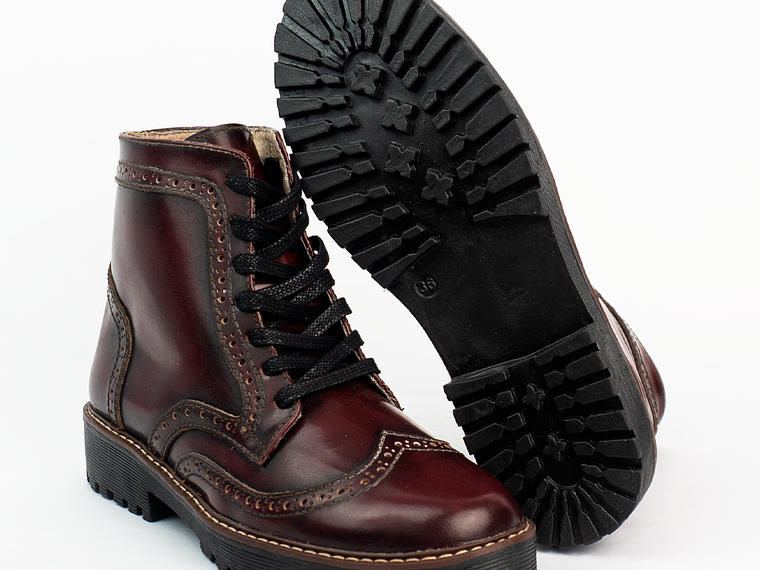 Botas mujer de amarrar en cuero charolado y grabados tipo brogues color vinotinto 4