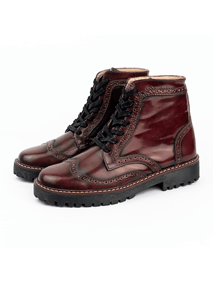 Botas mujer de amarrar en cuero charolado y grabados tipo brogues color vinotinto