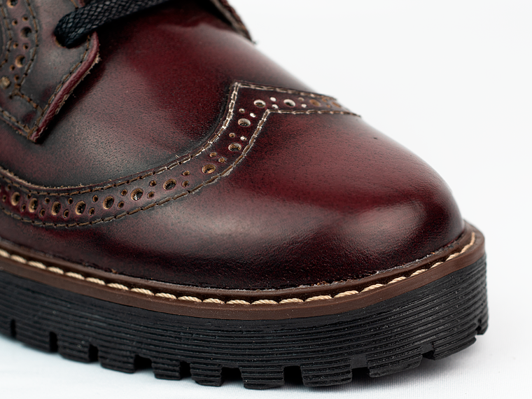 Botas mujer de amarrar en cuero charolado y grabados tipo brogues color vinotinto 5