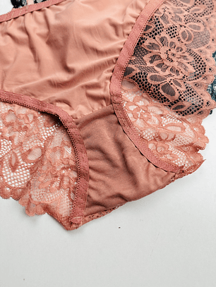 3 CALZON DE MICROFIBRA ENCAJE #1256