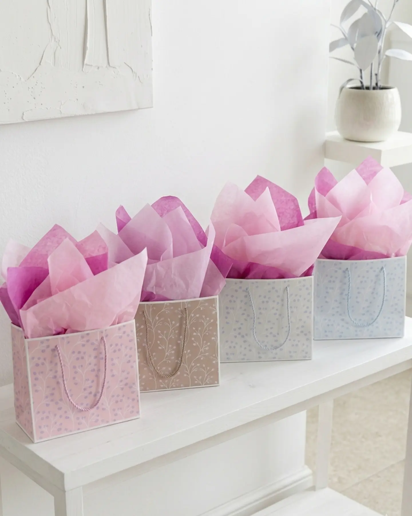 1 BOLSA DE REGALO + PAPEL DE SEDA  22 X 30 X 40 1