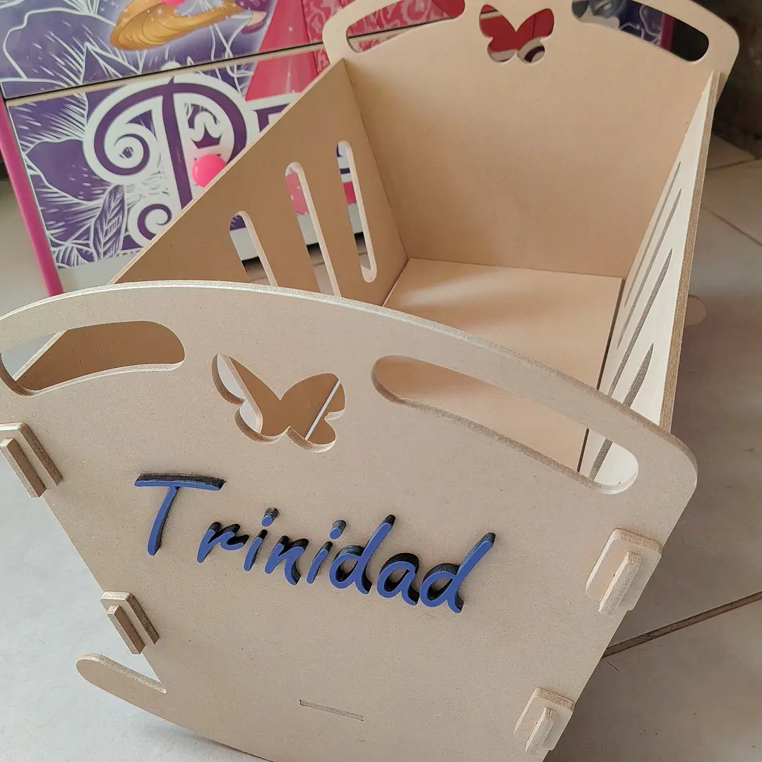 Cuna Mecedora para Muñecas Personalizada 4