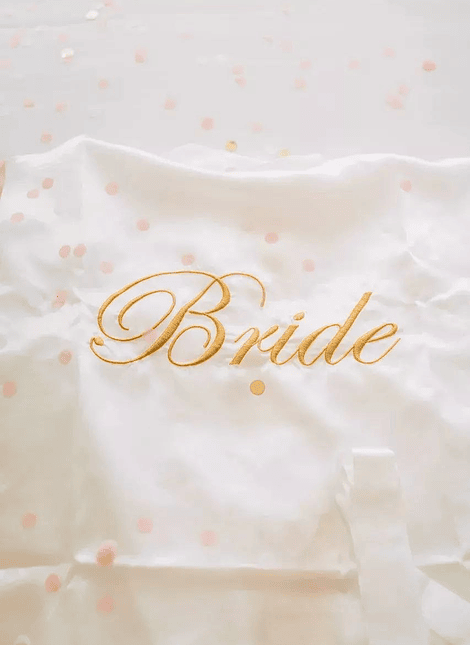 Bata Bordada Bride Color Blanca