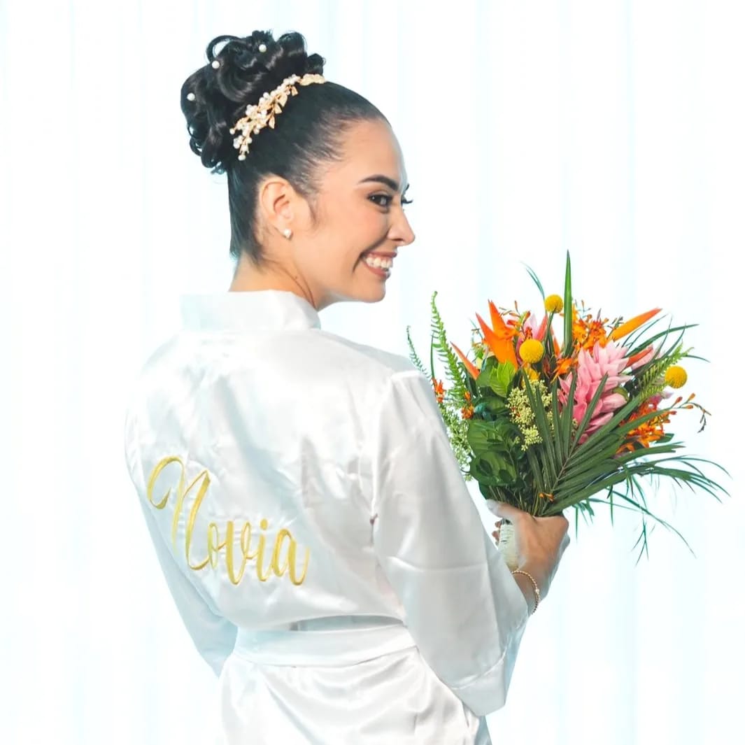 Bata Bordada Novia