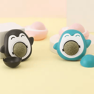 Pingüino Celeste con Bola de Catnip Giratoria
