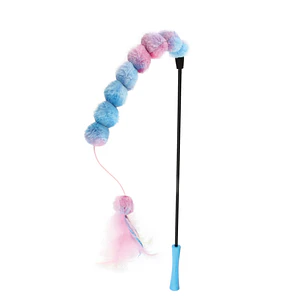 Gigwi Feather Teaser Varilla con Felpa Pelota y Plumas Rosadas