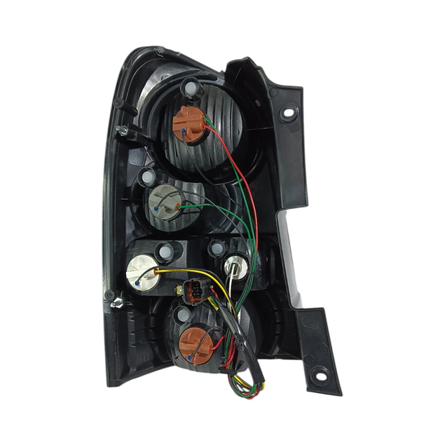 FAROL TRASERO RH REXTON 2.7