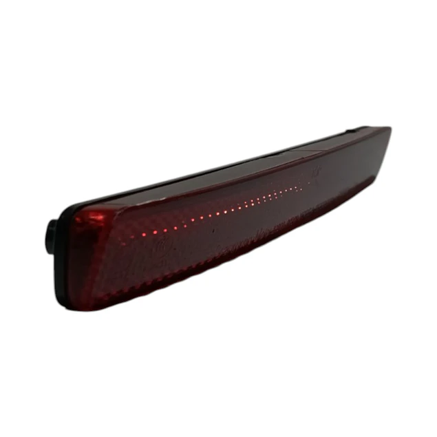 REFLECTANTE RH PARACHOQUES TRASERO NEW REXTON