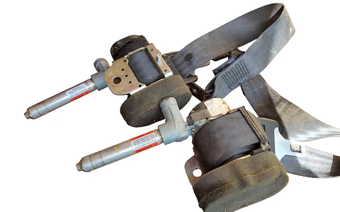 Cinturon delantero s40