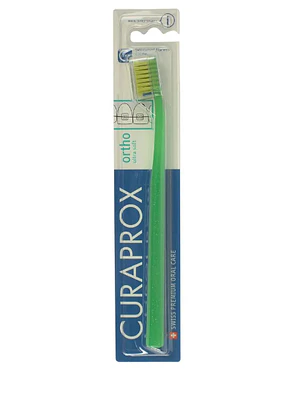 Cepillo dental Curaprox Ortho CS 5460.