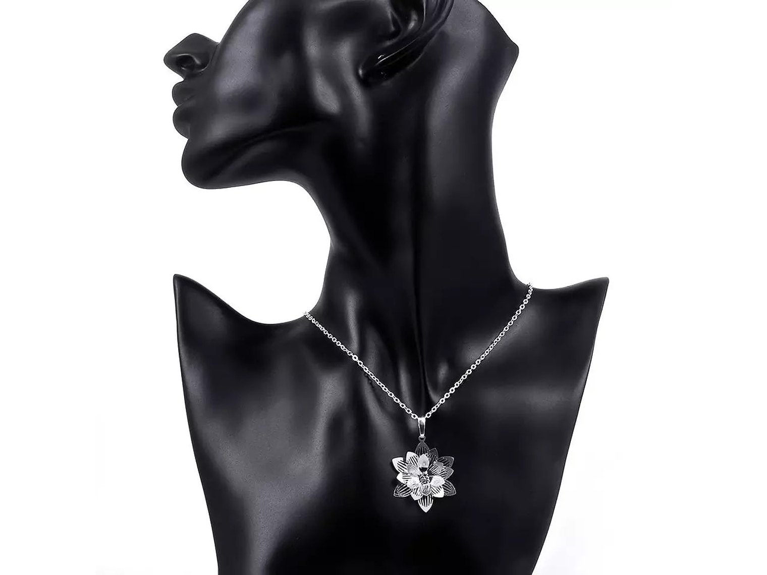 Collar Colgante Flor de Loto Plateado 3