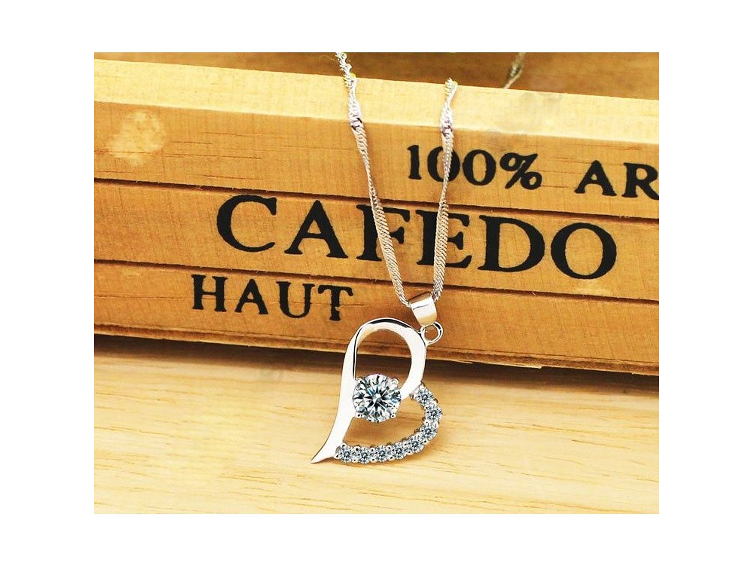 Collar Colgante Corazon con Circones Plateado 4