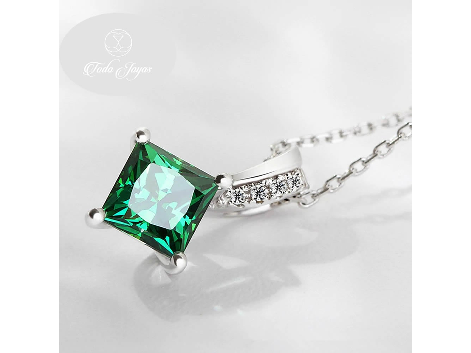 Collar Cristal Verde Cuadrado Plateado 3