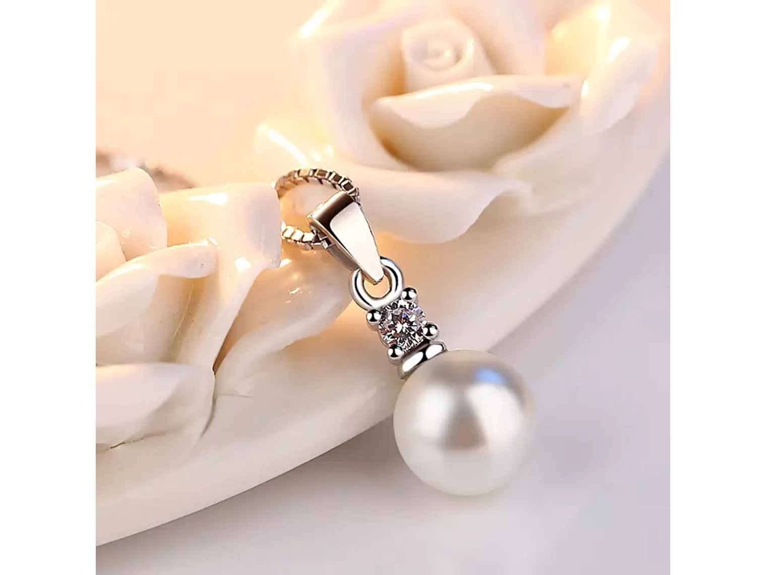 Collar Perla Blanca con Circon Plateado 3