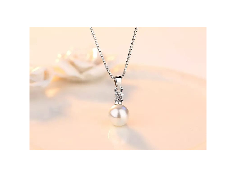 Collar Perla Blanca con Circon Plateado 6